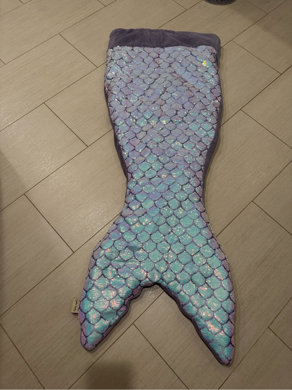 Cynthia Rowley Girls Iridescent Purple Aqua Mermaid Tail Blanket